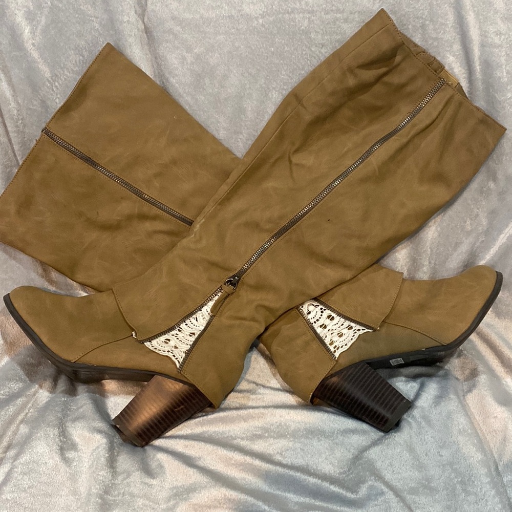 Torrid Size 8W knee boots